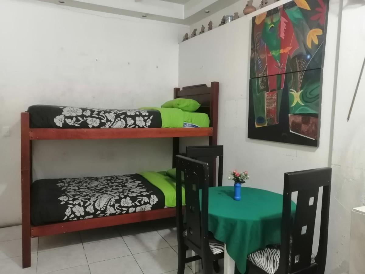 Escocie - Quito Hotel Екстериор снимка